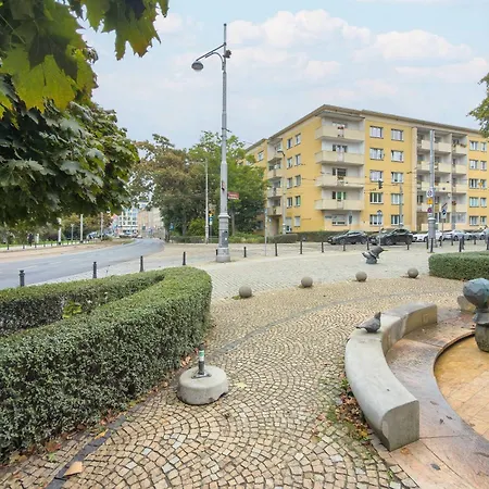 Azure Teatralna With Air Conditioning In By Renters Apartmán Vratislav